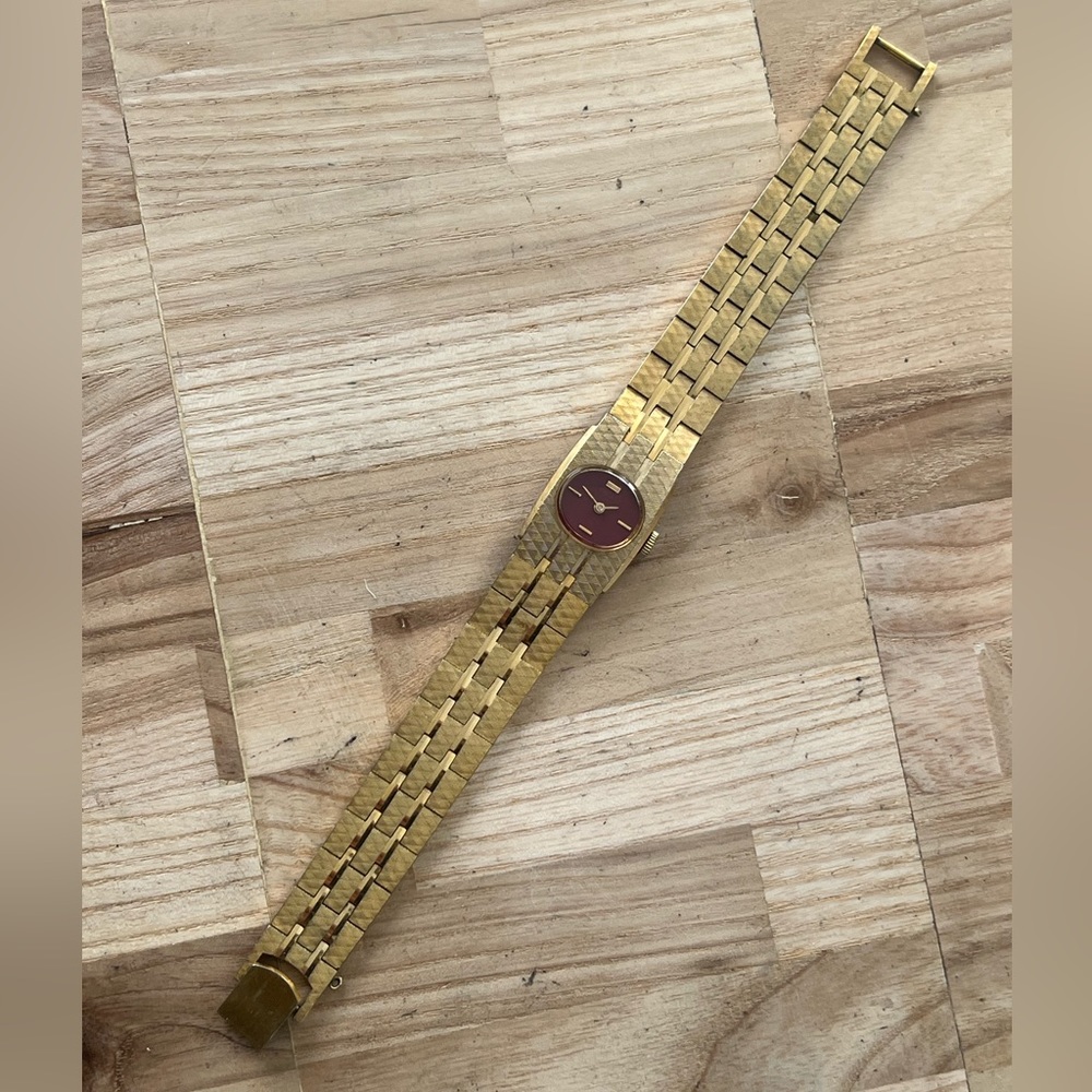 Seiko Rare Vintage Mechanical Winding Ladies Watch Gold Tone Bracelet Red Dial - Picture 7 of 15